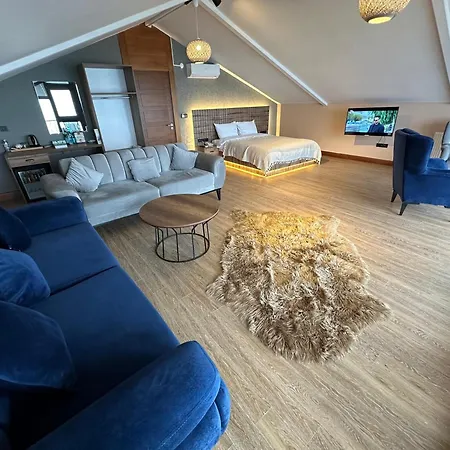 Marina Fener & Hotel *