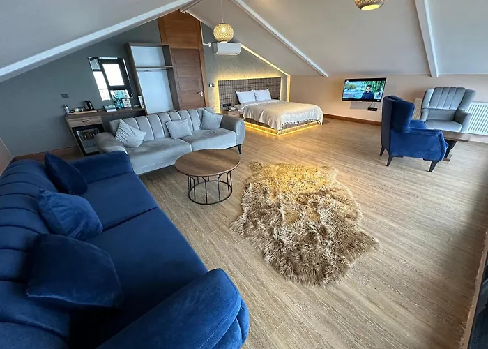 Marina Fener & Szálloda *