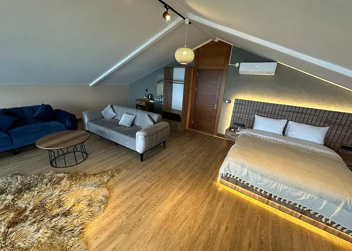 Marina Fener & Szálloda *